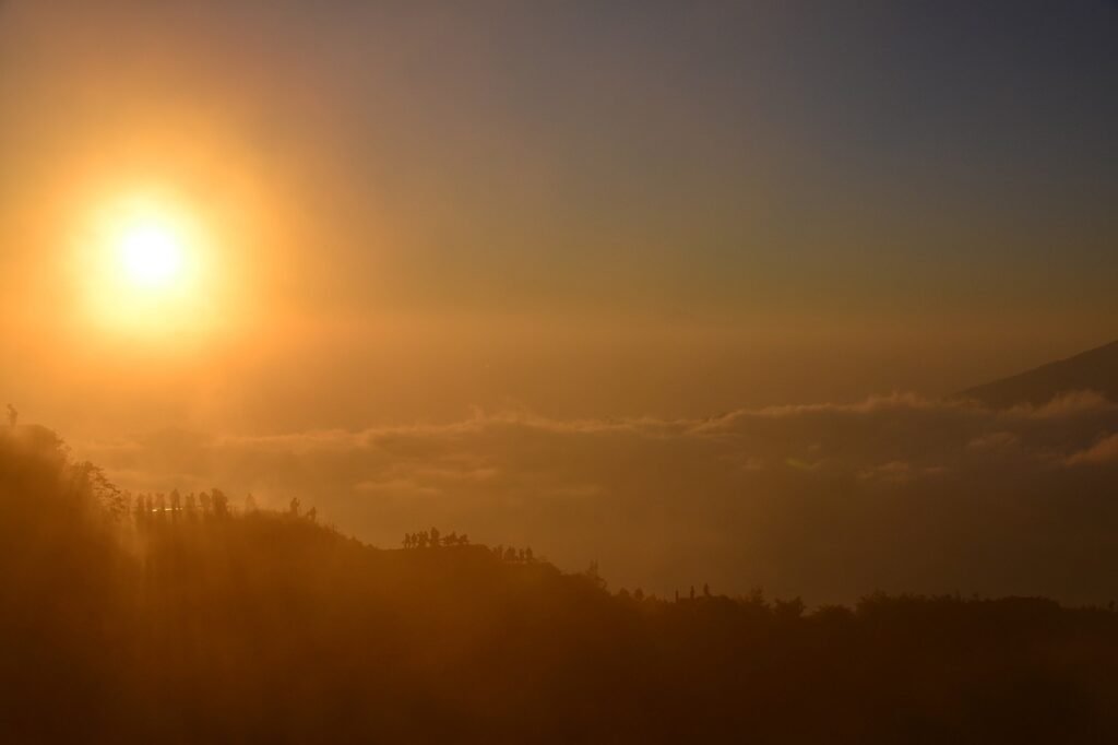 Sunrise Trek, Mount Batur, Bali: localhi
